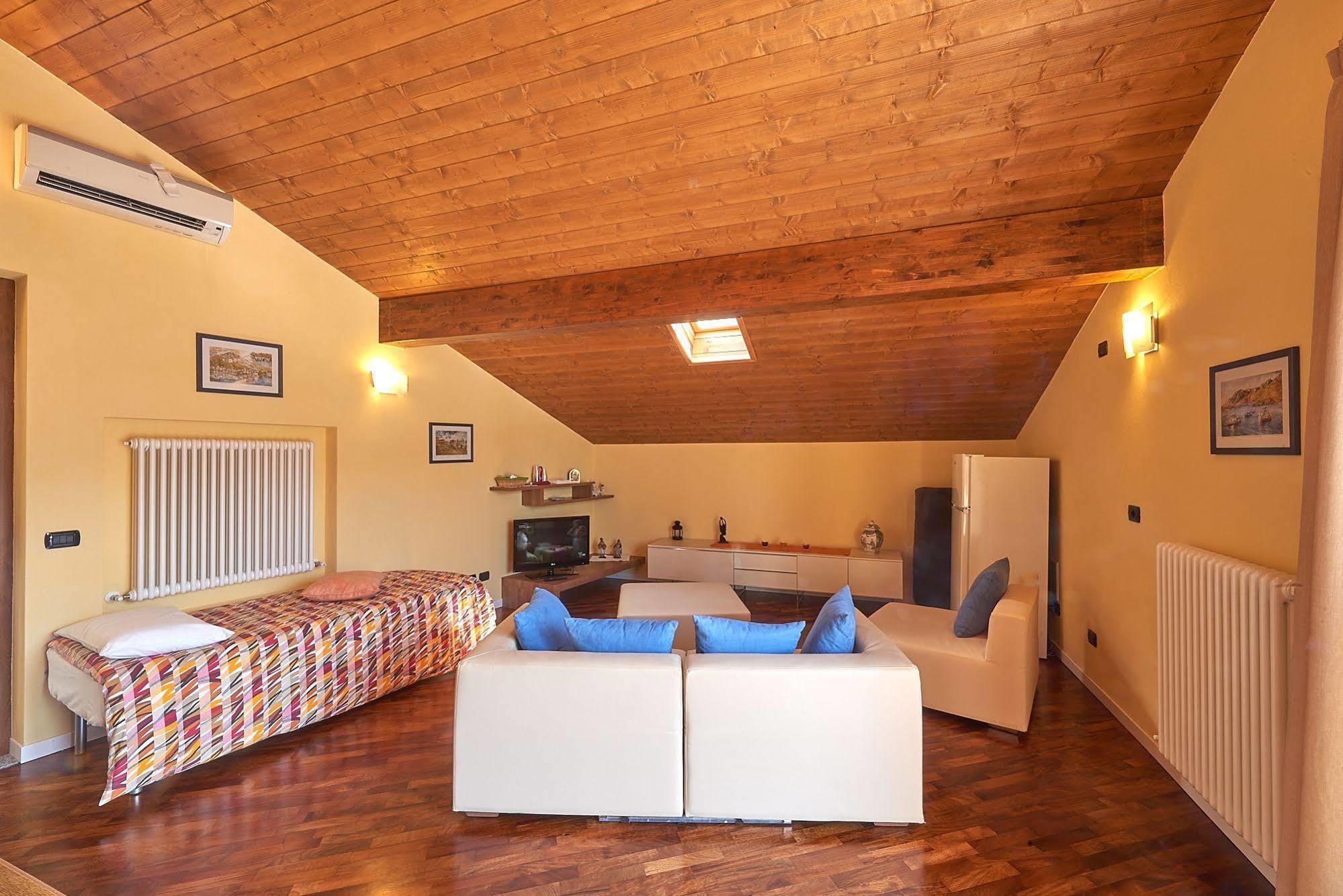 מנדלו דל לאריו B&B-Foresteria Casa Della Musica Lake Como מראה חיצוני תמונה