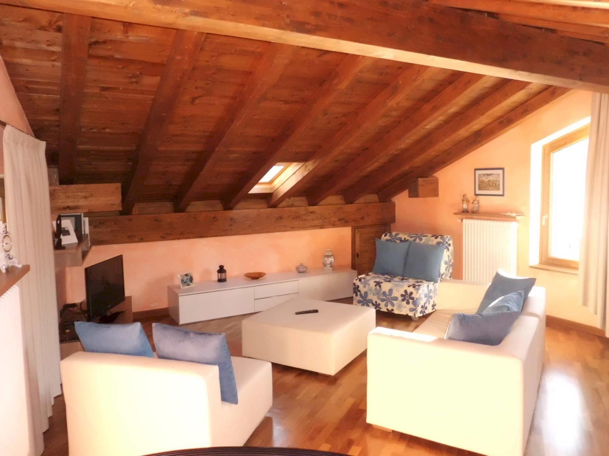 מנדלו דל לאריו B&B-Foresteria Casa Della Musica Lake Como מראה חיצוני תמונה